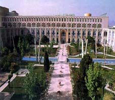 iran_isfahn_chhar bagh school 